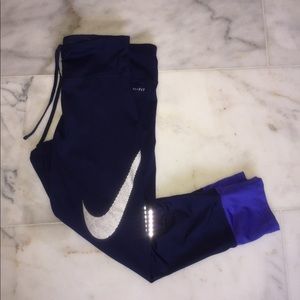 Dark blue Nike Capri leggings